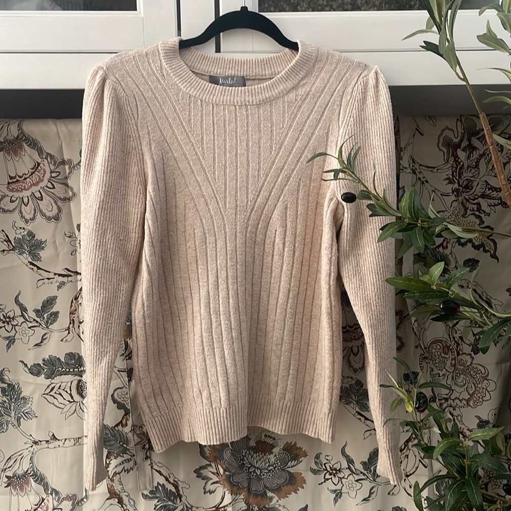 Tan sweater - Picture 2 of 7